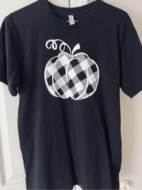 Women’s black T-Shirt with White Plaid Pumpkin Graphic